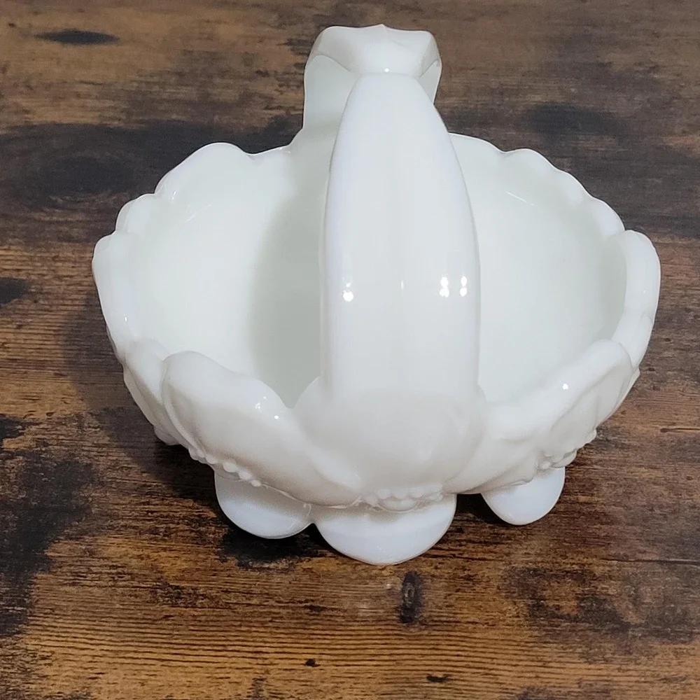 Vtg Westmoreland Milk Glass Pansy‎ Dogwood Split Handle Basket Bowl Candy Dish